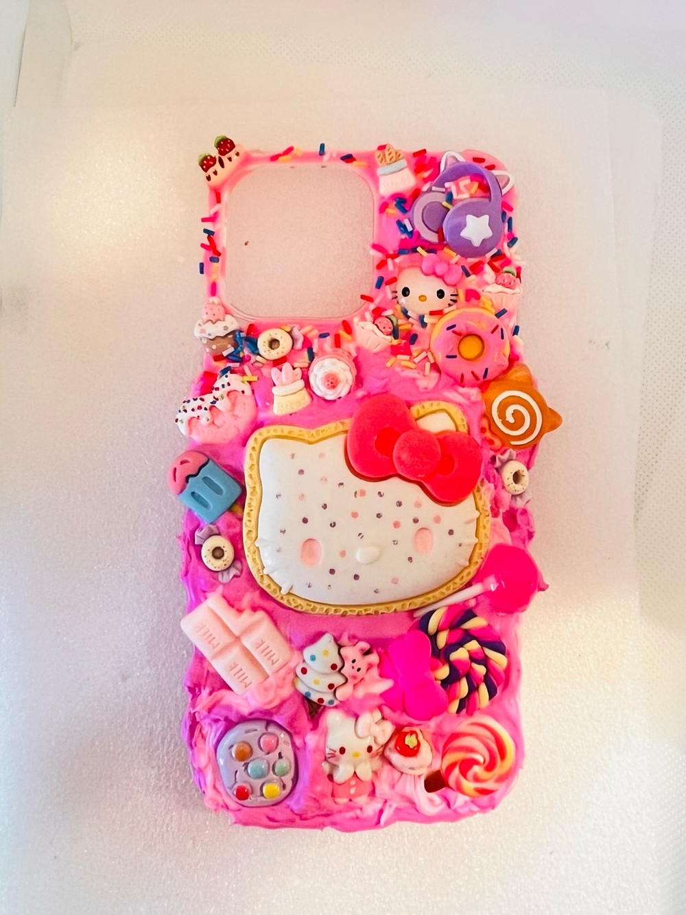 Handmade Hello Kitty Pink Phone Case with Candy Charms for any phone model - Picture 3 of 10